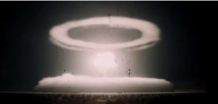 Κόβει την ανάσα: Δείτε την έκρηξη μίας πυρηνικής βόμβας 100 κιλοτόνων (βίντεο)